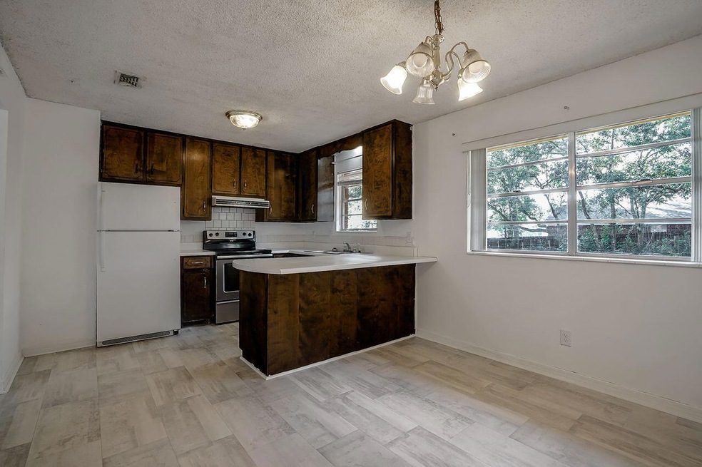 Kitchen/Dining Room Combination