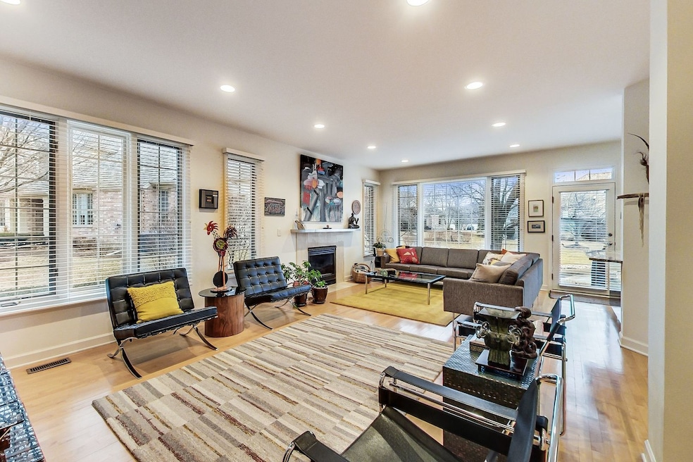 4528 S Seminole Dr, Glenview, IL 60026 - photo 1