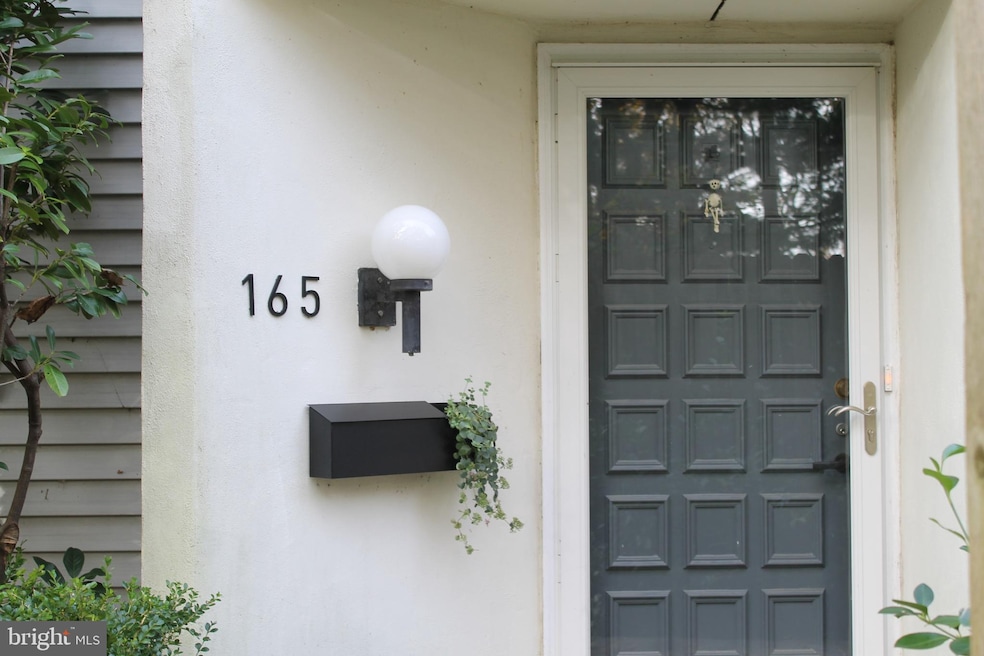 165 E Kenilworth Cir unit 165, Newtown Square, PA 19073 - photo 1