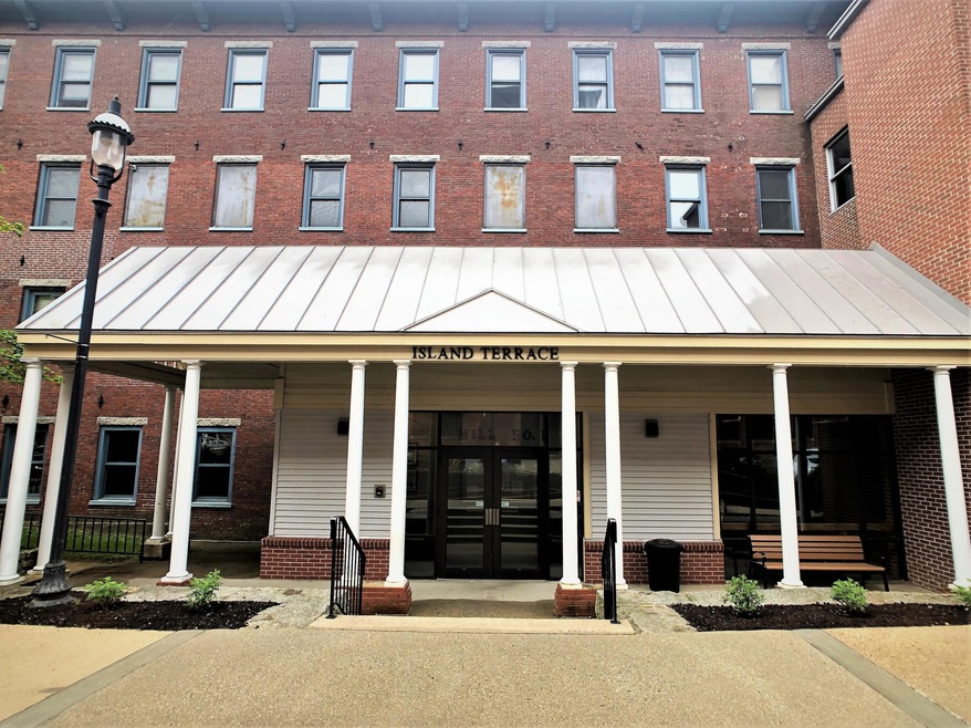 Island Terrace unit 339, Saco, ME 04072 - photo 1