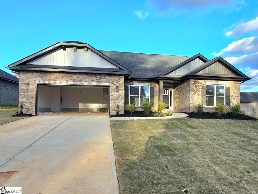 209 Rolling Waters Dr, Mauldin, SC 29605 - photo 1