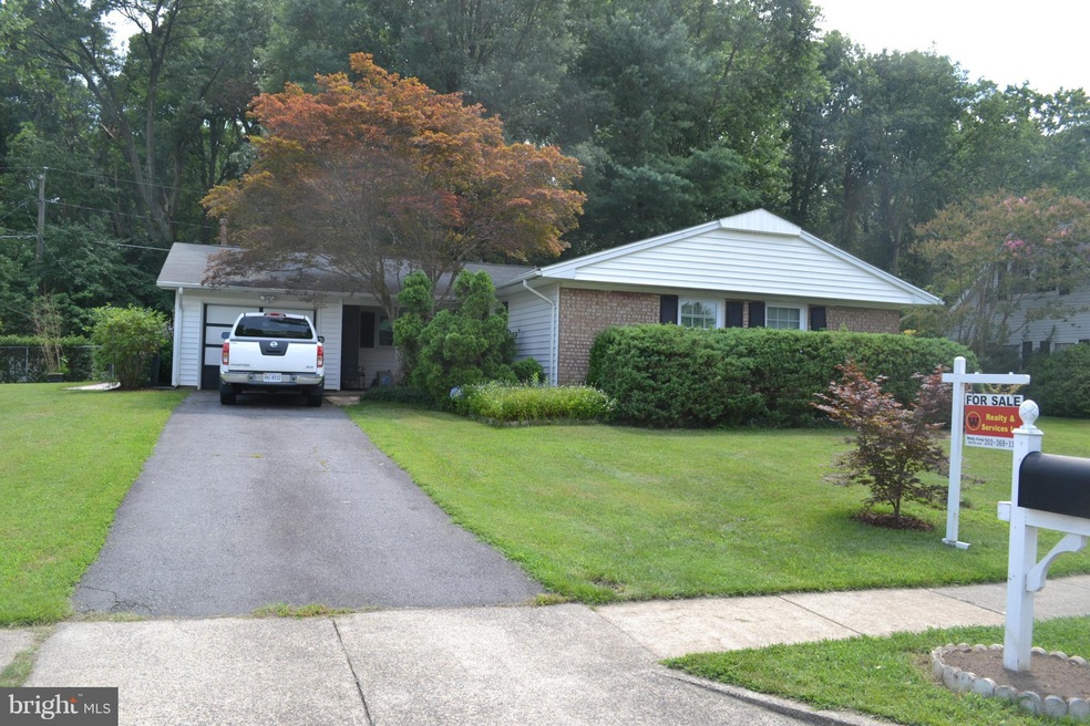 12907 Point Pleasant Dr, Fairfax, VA 22033 - photo 1