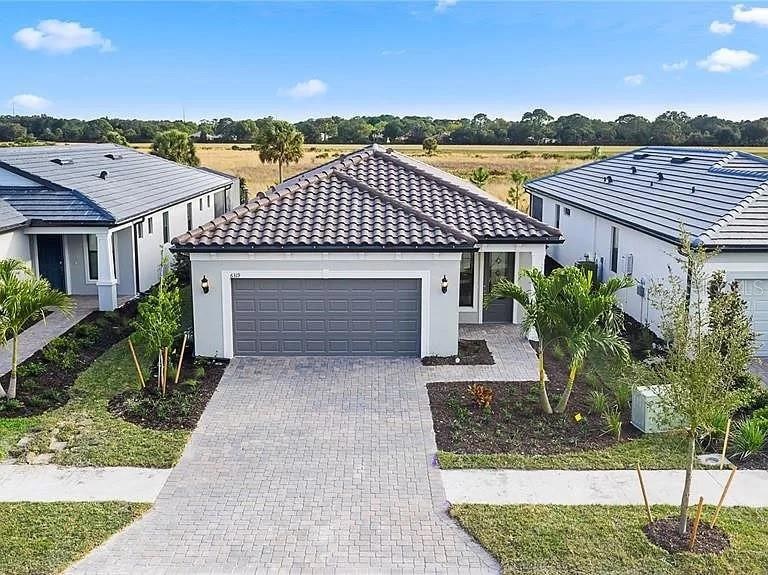 6319 Crested Eagle Ln, Nokomis, FL 34275 - photo 1