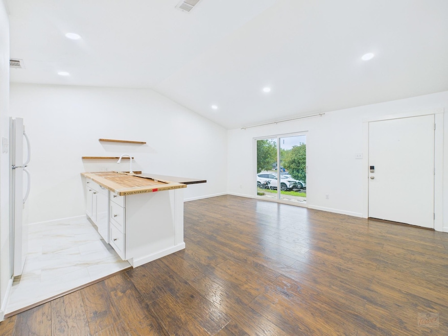 1303 Hollow Creek Dr unit 1, Austin, TX 78704 - photo 1