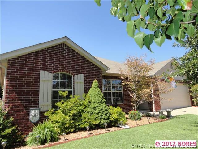Well maintained one owner home in Eagle Creek. New