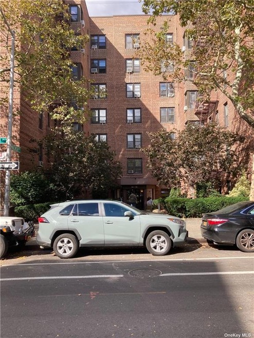 84-25 Elmhurst Ave unit 6J, Elmhurst, NY 11373 - photo 1