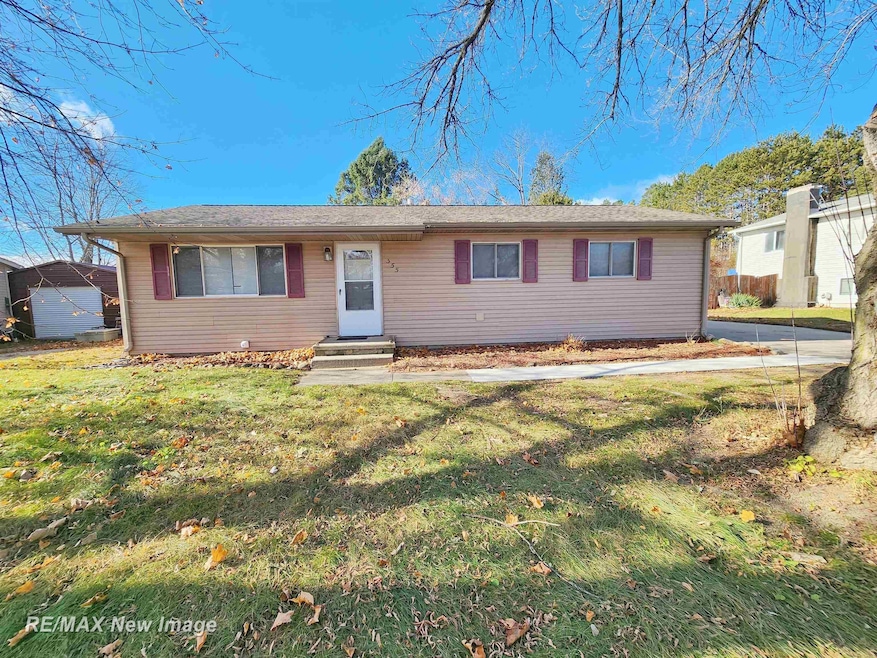 355 N Water St, Pinconning, MI 48650 - photo 1