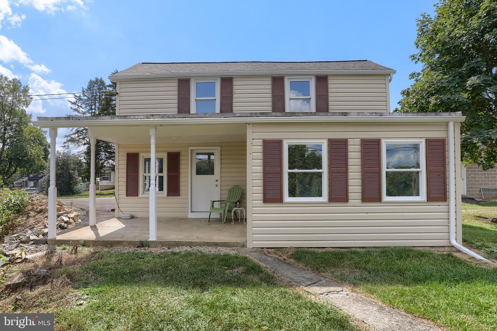 218 N Railroad St, Hummelstown, PA 17036 - photo 1