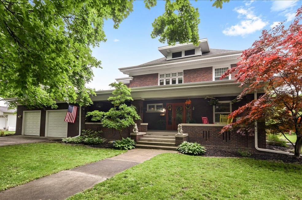 401 E Scott St, Tuscola, IL 61953 - photo 1