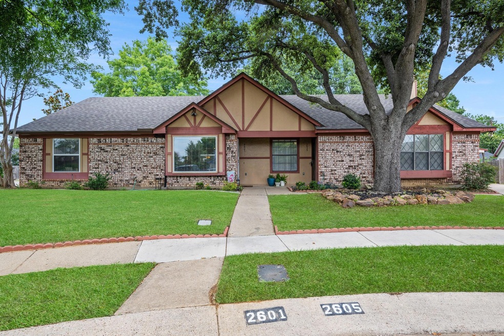 2605 Aquaduct Ct, Bedford, TX 76022 - photo 1
