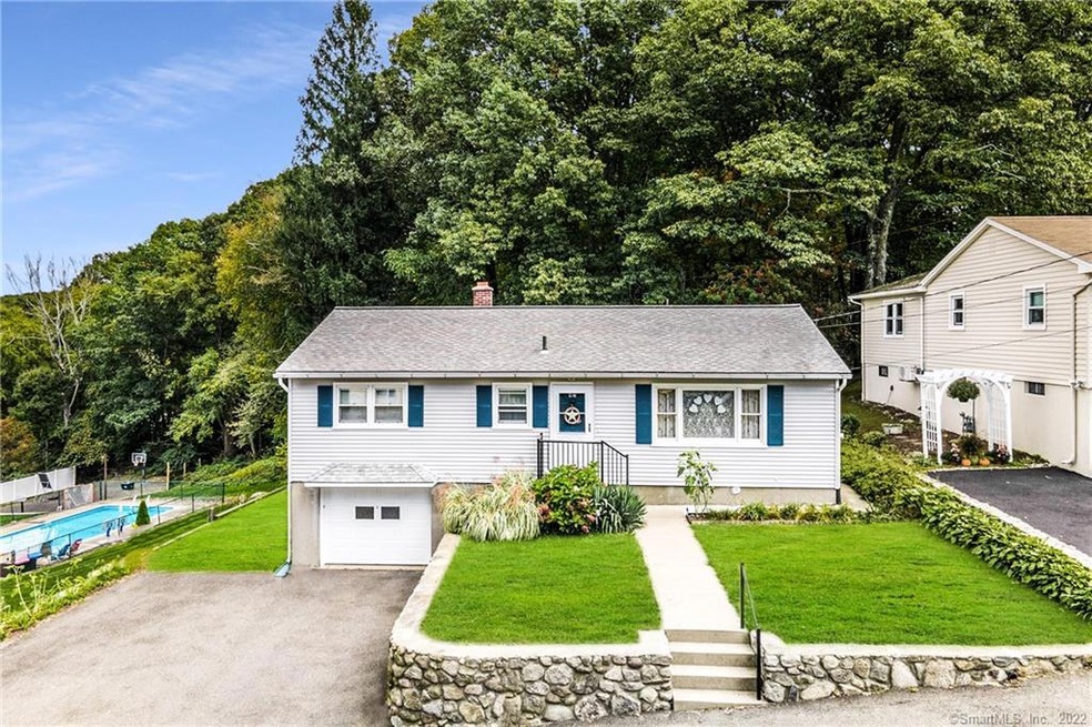 43 Peach Orchard Rd, Waterbury, CT 06706 - photo 1