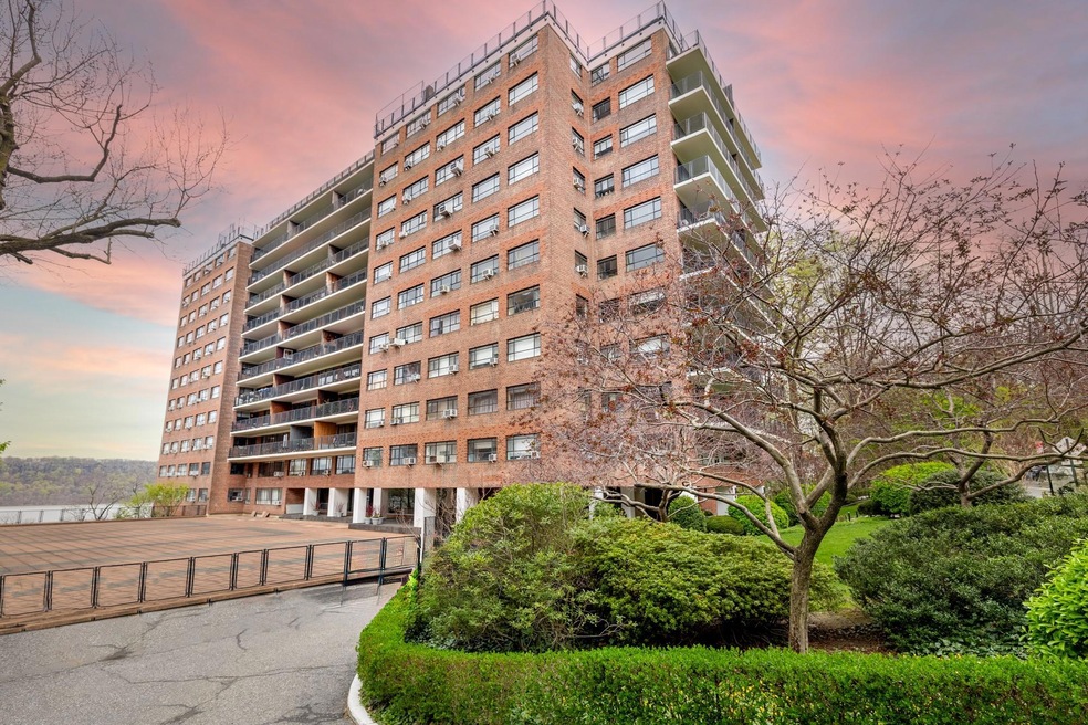 Highpoint on the Hudson unit 16AB, Bronx, NY 10463 - photo 1
