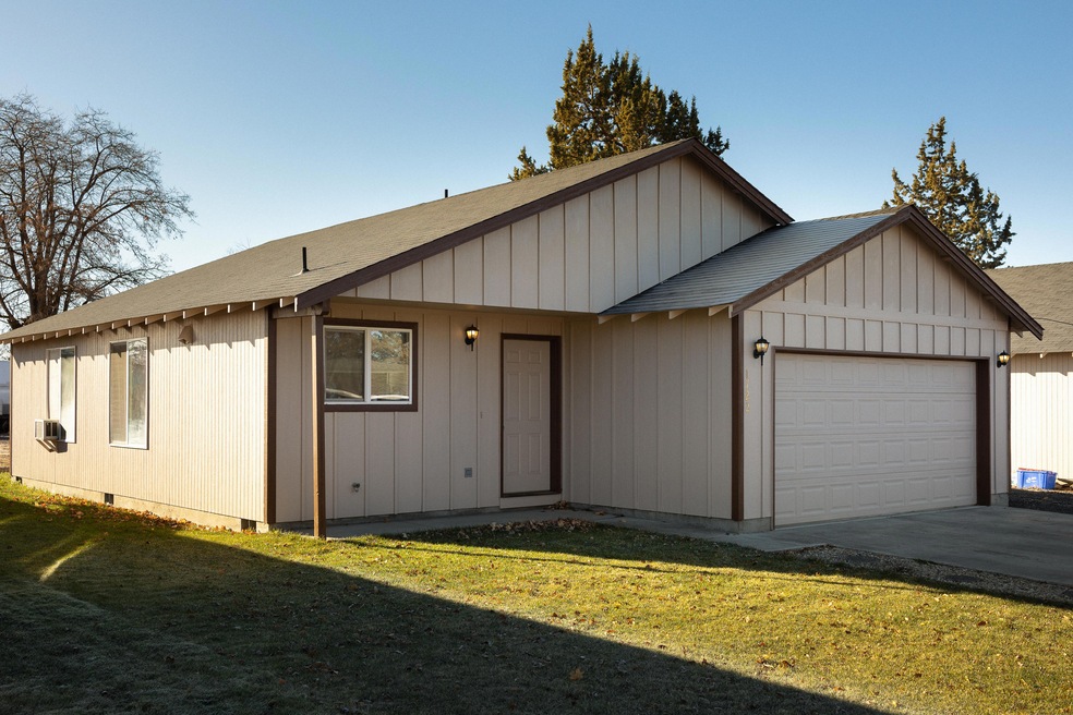 1722 SW Kalama (1 of 14)