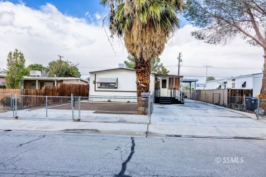 740 W Reeves Ave, Ridgecrest, CA 93555 - photo 1