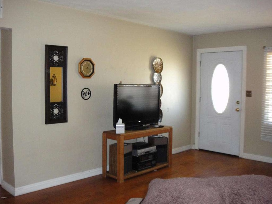 2015-09-25 2327 W Marlette Ave 001