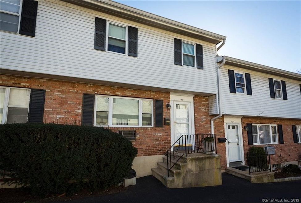 432 Courtland Ave unit 432, Stamford, CT 06906 - photo 1