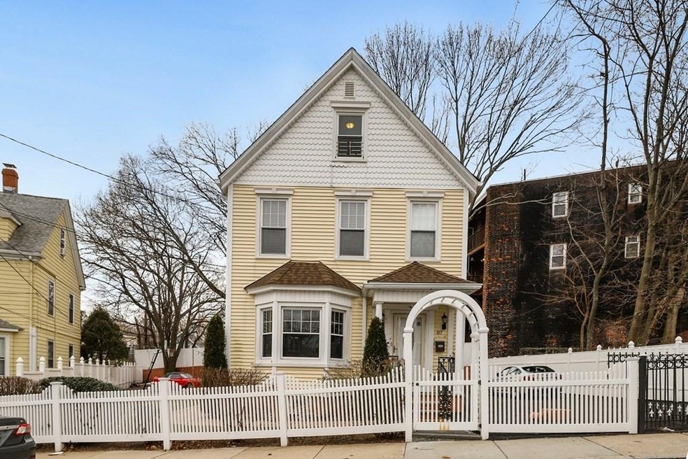 7 Hadwin Way, Roslindale, MA 02131 - photo 1