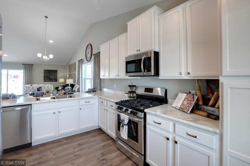Enjoy cooking withe new stainless appliances, beau
