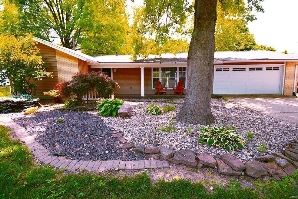 33 Joel Dr, Glen Carbon, IL 62034 - photo 1