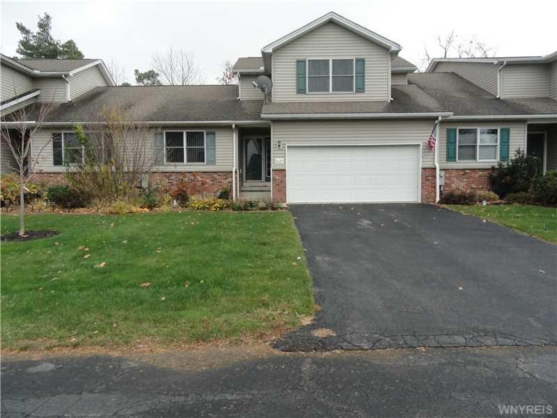 Exterior Front. CONDO/TOWNHOUSE LOCATED IN A PRIVA