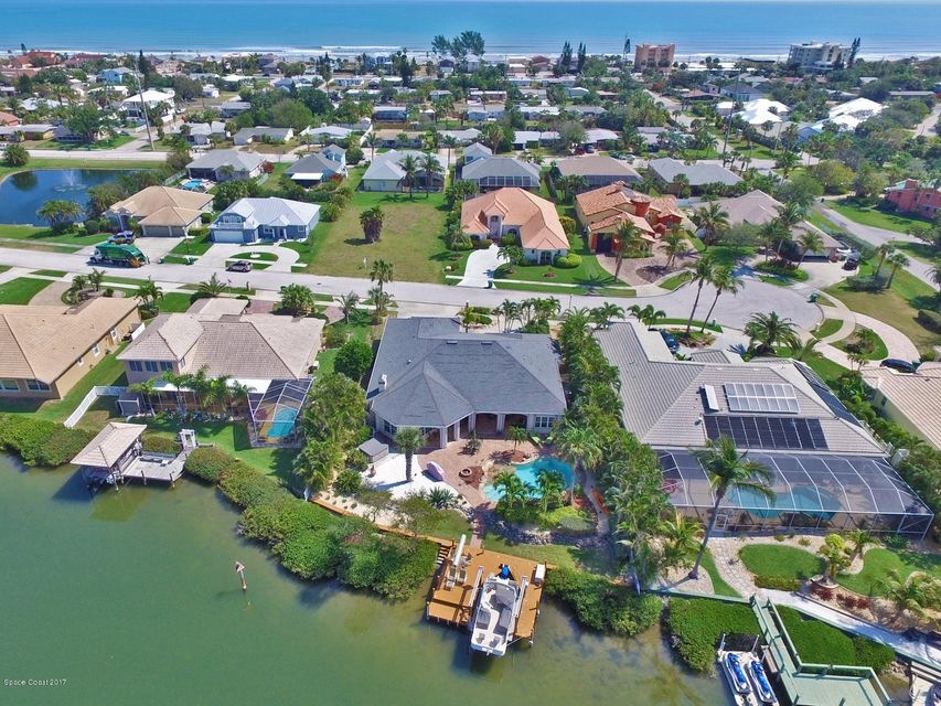 Direct river 2 blocks from beach