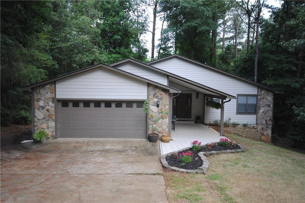 Well maintained Roswell Ranch home with a full fin