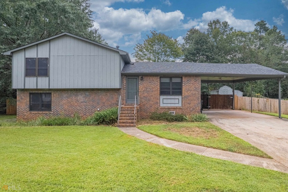 8132 Creek St, Jonesboro, GA 30236 - photo 1