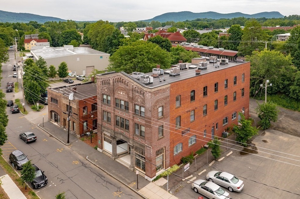 15 Hawley St unit 302, Northampton, MA 01060 - photo 1