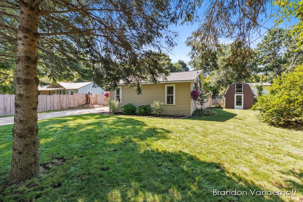 744 Fremont St, Middleville, MI 49333 - photo 1