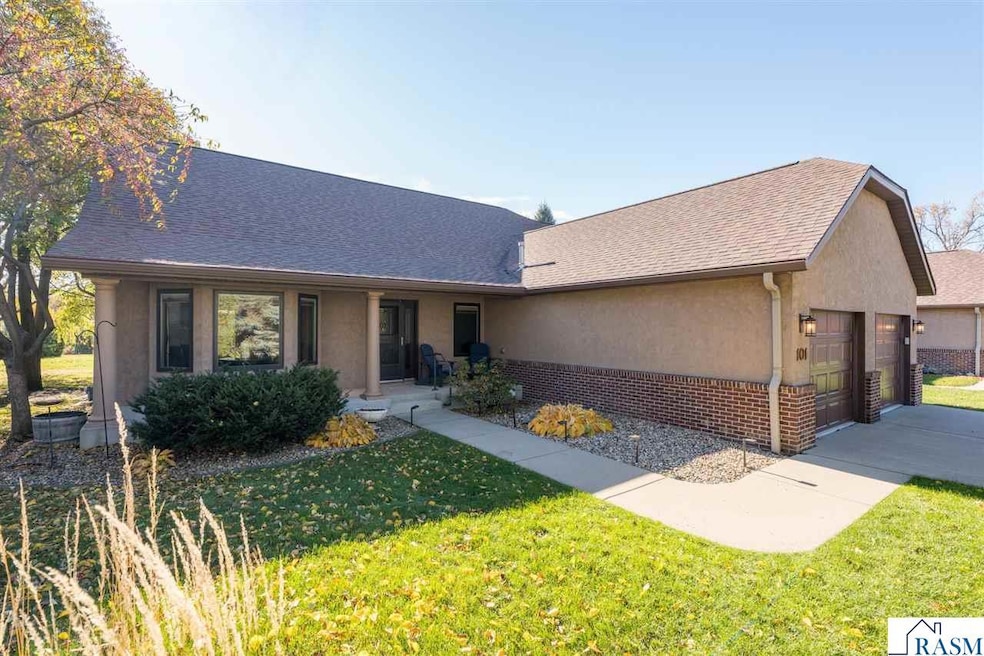 101 Apple Nook Ct, Mankato, MN 56001 - photo 1