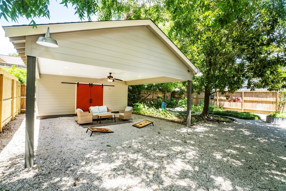 811 Redan St, Houston, TX 77009 - photo 1