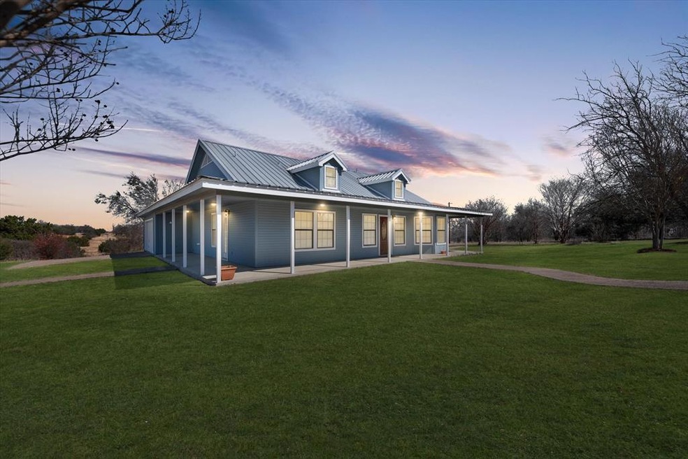 201 Vineyard Ln, Springtown, TX 76082 - photo 1