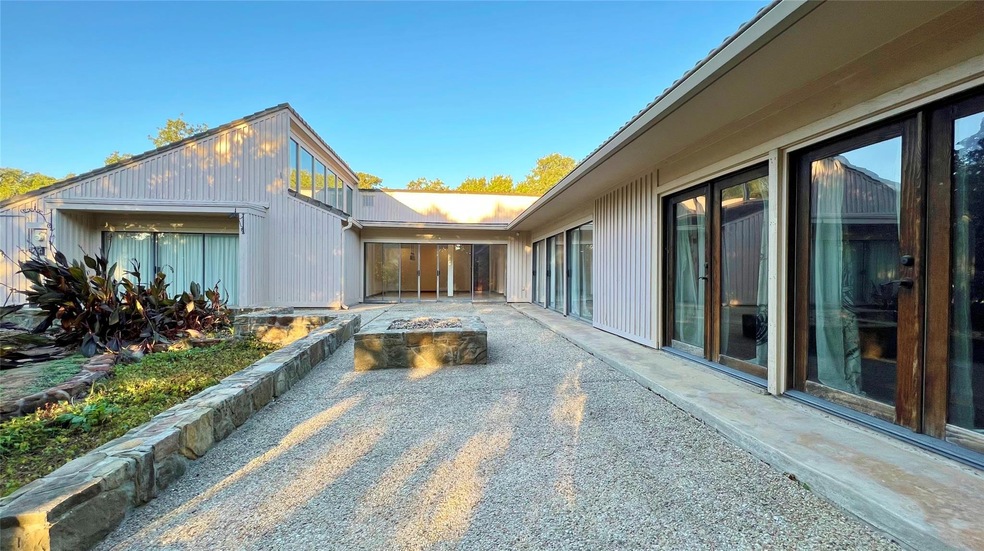 3820 Wimbleton Ct, Bedford, TX 76021 - photo 1