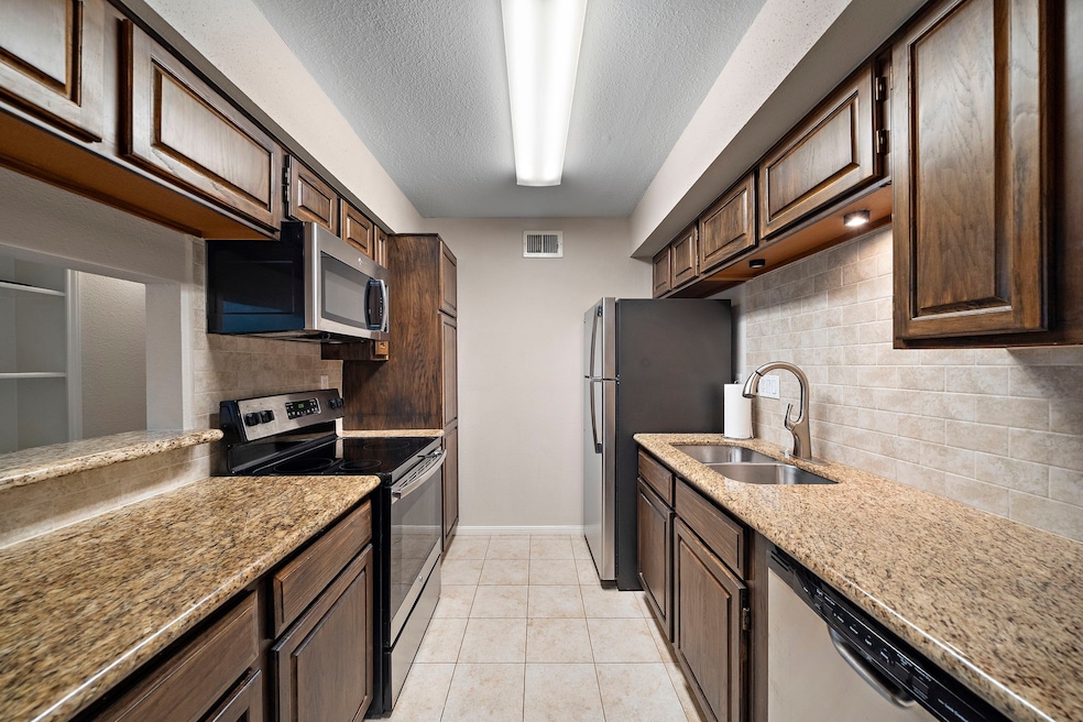 Functional kitchen with updates, all SS appliances