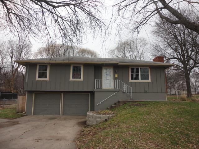 310 NW 17th St, Blue Springs, MO 64015 - photo 1