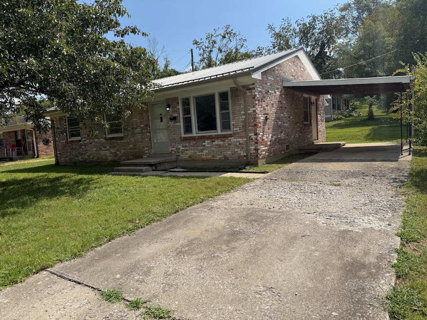 122 Rogers St, Berea, KY 40403 - photo 1
