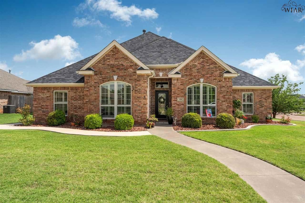 Pending $459,900 • Co-Listing Agent