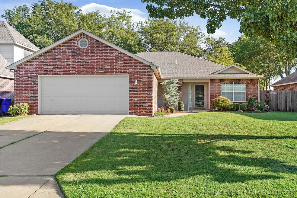 19529 E 46th St S, Broken Arrow, OK 74014 - photo 1