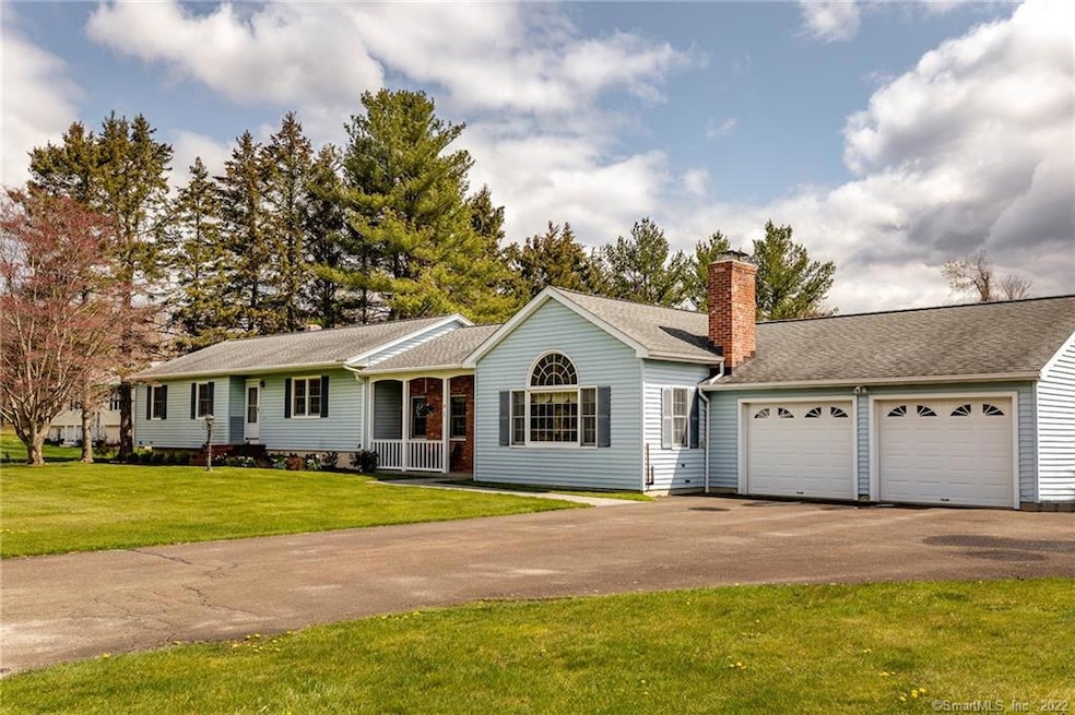 8 Crown View Dr, Sandy Hook, CT 06482 - photo 1