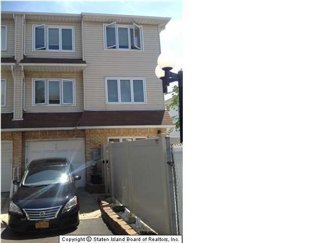 72 Ashley Ln, Staten Island, NY 10309 - photo 1