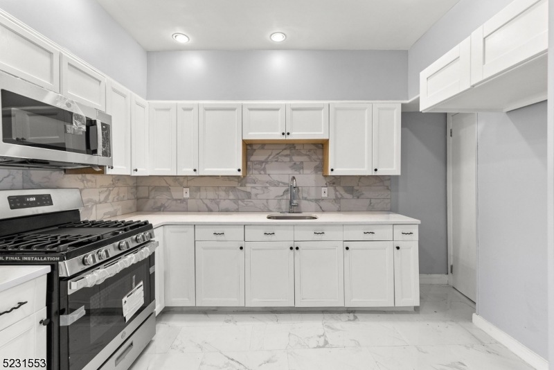 25 Gray St, Jersey City, NJ 07302 - photo 1