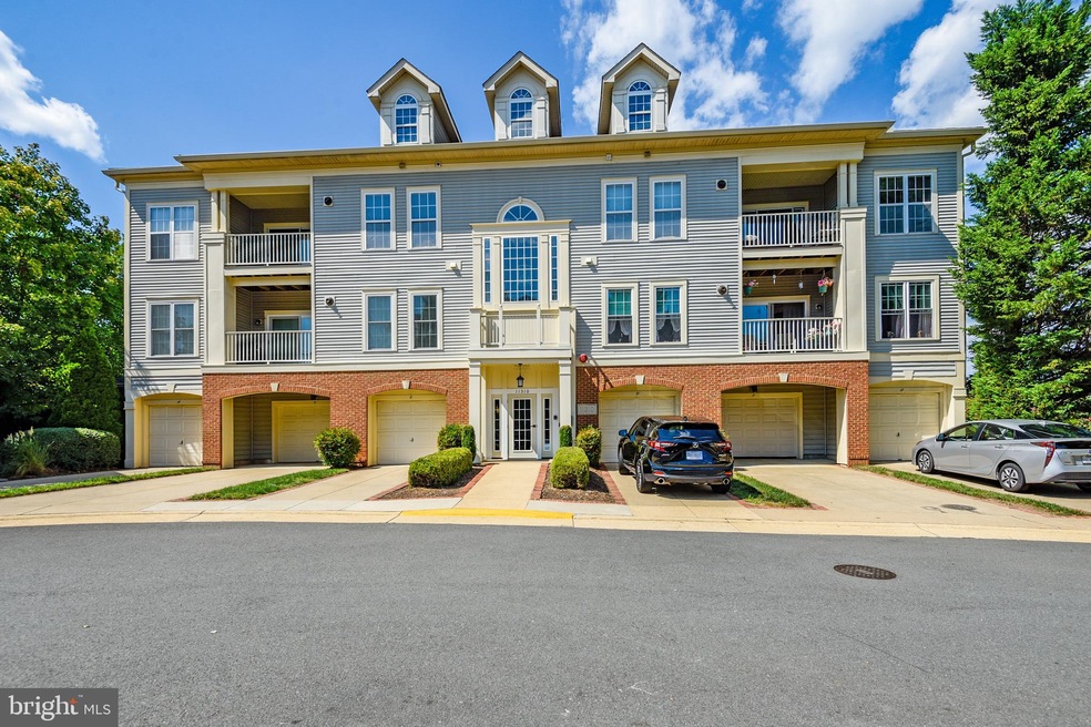 11310 Westbrook Mill Ln unit 303, Fairfax, VA 22030 - photo 1