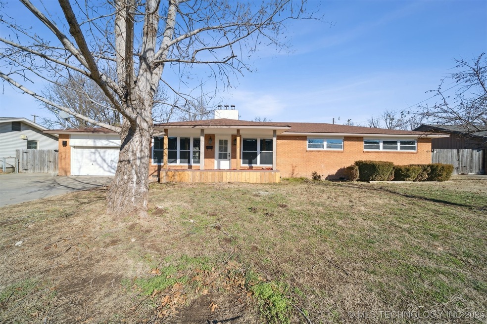 705 SE 14th St, Pryor, OK 74361 - photo 1