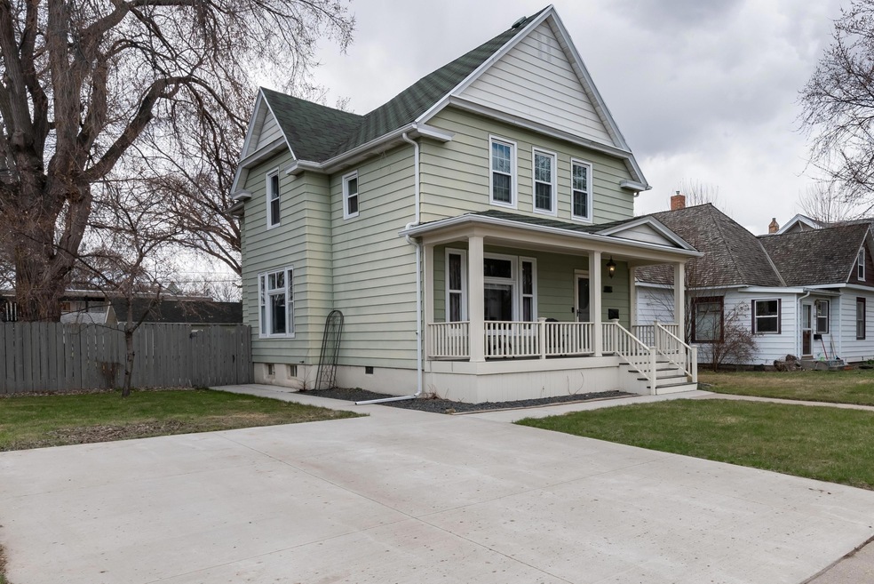 818 N 5th St