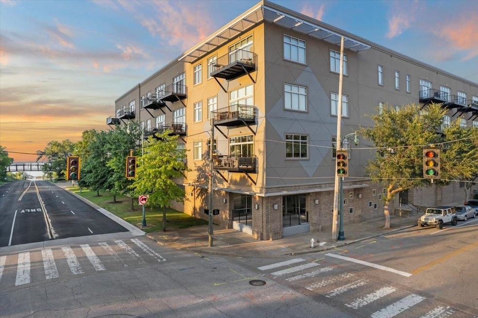 Riverside 648 unit 207, Memphis, TN 38103 - photo 1