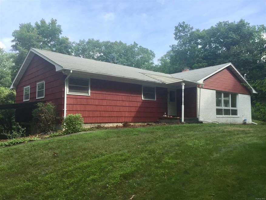 325 Pine Ridge Dr, Wappingers Falls, NY 12590 - photo 1