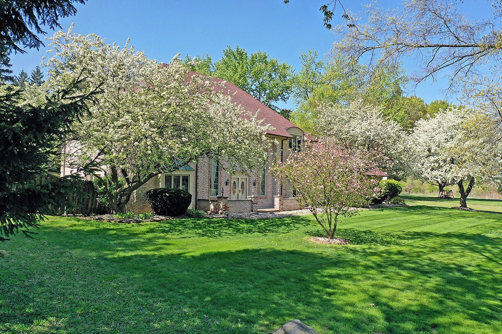 138 Mcarthur Ct, Anderson, IN 46012 - photo 1