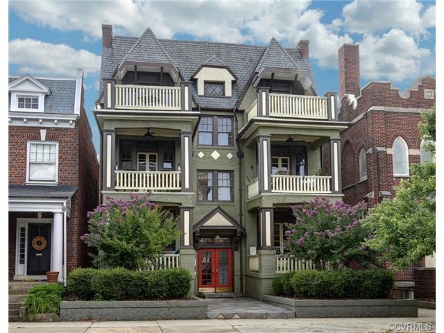 Carlton Condominium front