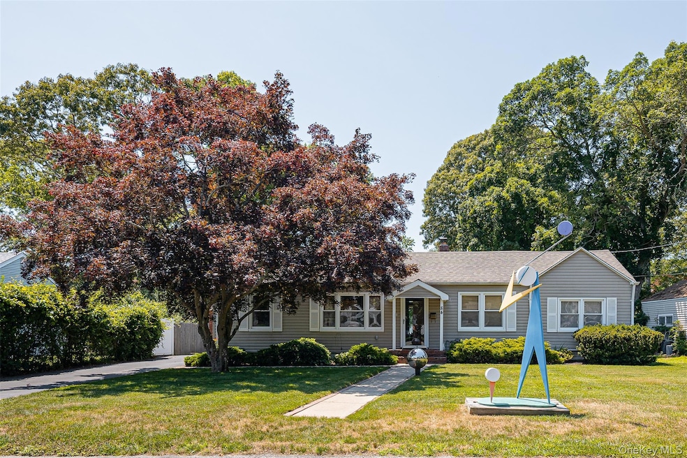 84 Country Club Rd, Bellport, NY 11713 - photo 1