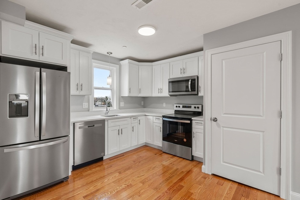 166 Granite St unit 2, Quincy, MA 02169 - photo 1